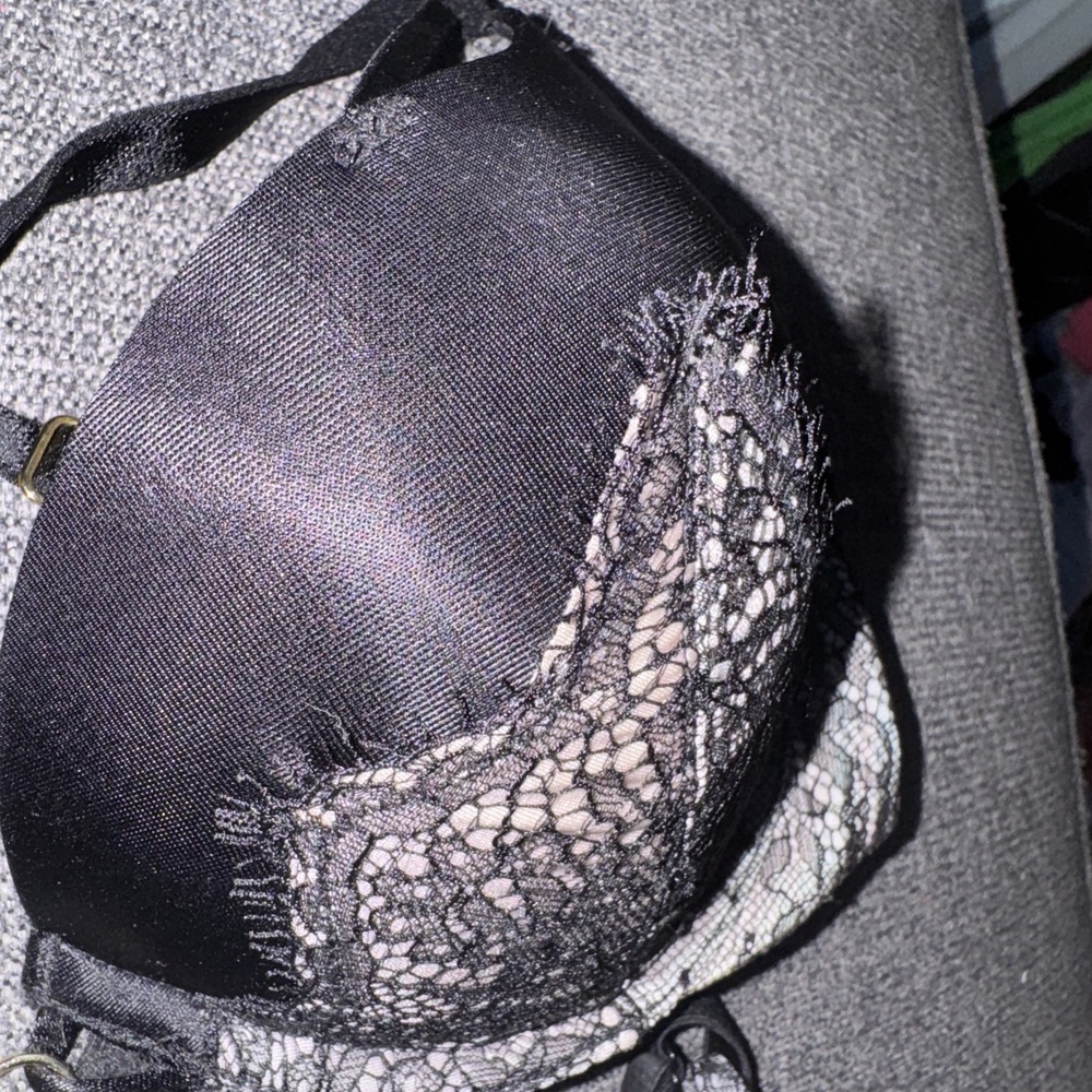 34B LACE VICTORIA SECRET BOMBSHELL PLUNGE /SOUTHERN GORGE PLONGEANT 2 BRA BUNDLE - Picture 2 of 5